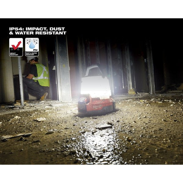 M18 RADIUS Compact Site Light