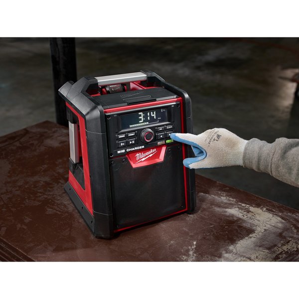M18 Jobsite Radio/Charger