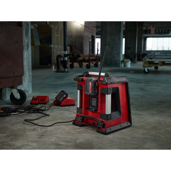 M18 Jobsite Radio/Charger