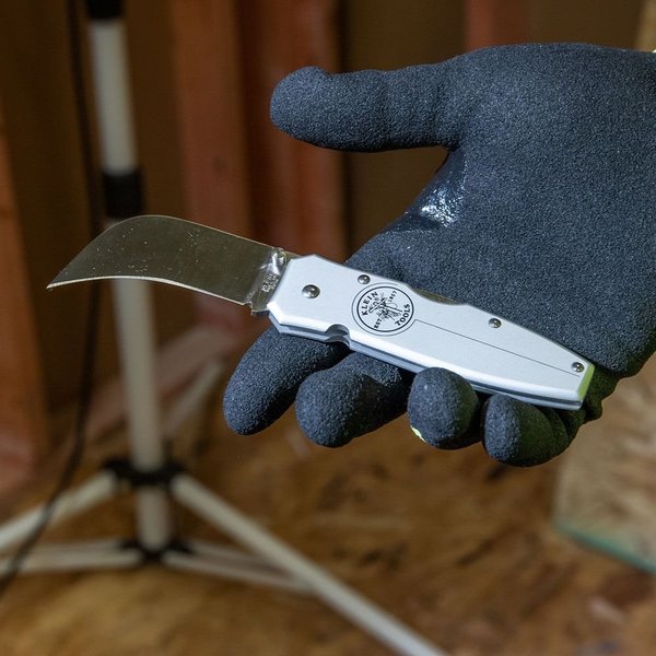 Lockback Knife 2-5/8-Inch Hawkbill Blade, Aluminum Handle