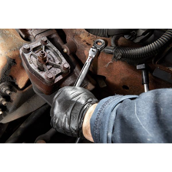 7 pc. Metric Flex Head Ratcheting Combination Wrench