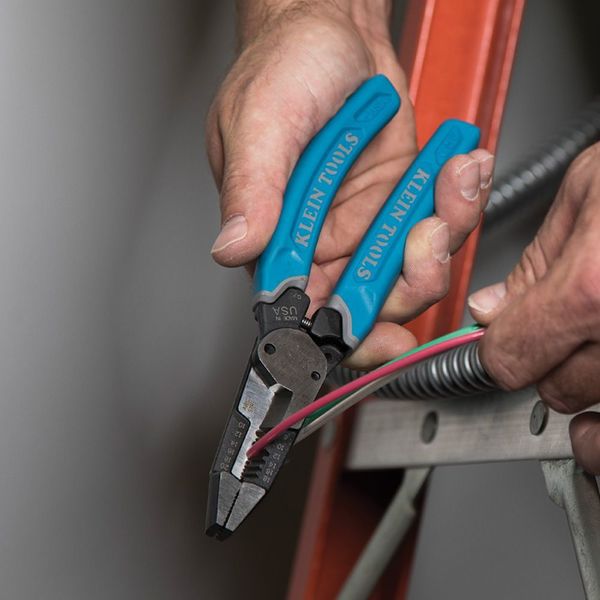 Klein-KurveÂ® Heavy-Duty Wire Stripper 8-20 AWG
