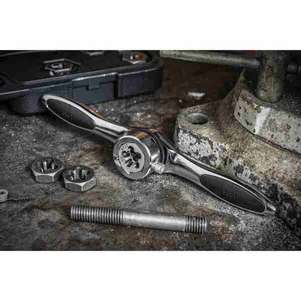 Ratcheting Tap and Die Set, 114 Piece, SAE/Metric
