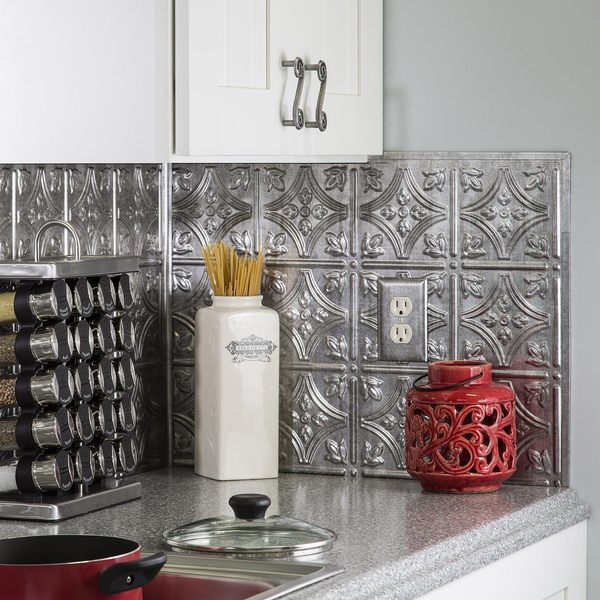 Fasade 18in x 24in Traditional 1 Crosshatch Silver Backsplash Panel 5pk