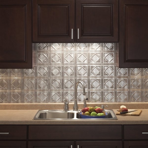 Fasade 18in x 24in Traditional 4 Crosshatch Silver Backsplash Panel 5pk