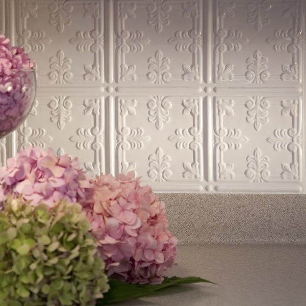 Fasade 18in x 24in Traditional 10 Gloss White Backsplash Panel 5pk