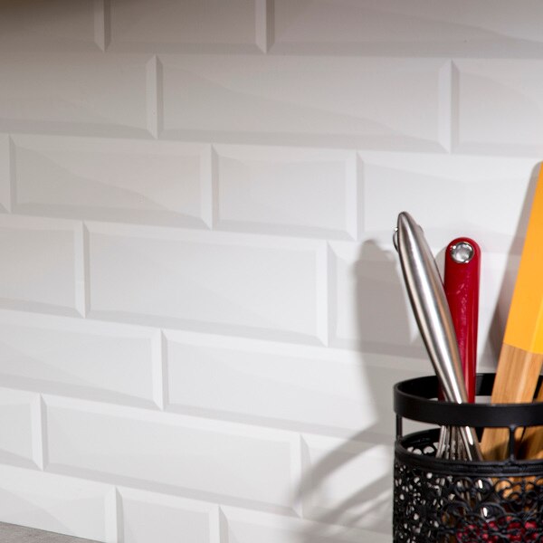 Fasade 18in x 24in Vista Matte White Backsplash Panel 5pk
