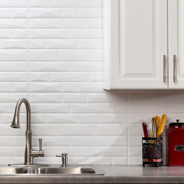 Fasade 18in x 24in Vista Matte White Backsplash Panel 5pk