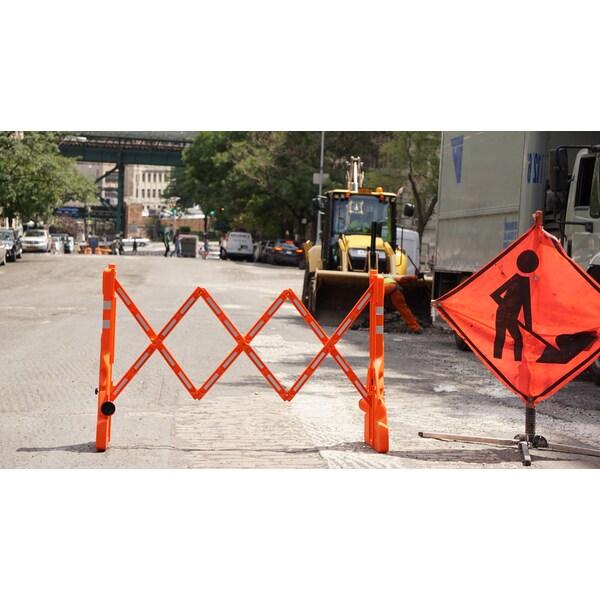 Multi-Gate Expandable Plastic Barricade