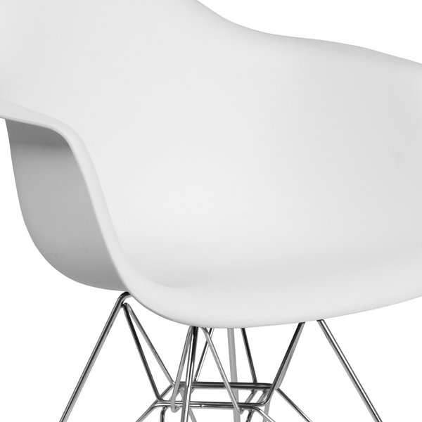 White Chair, 24.5 W 25