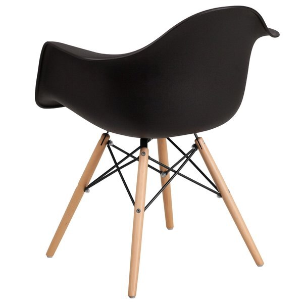 Black Chair, 24.5 W 25