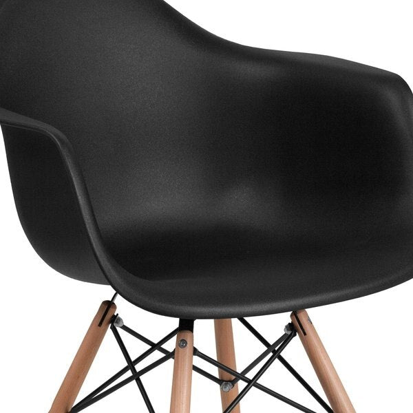 Black Chair, 24.5 W 25