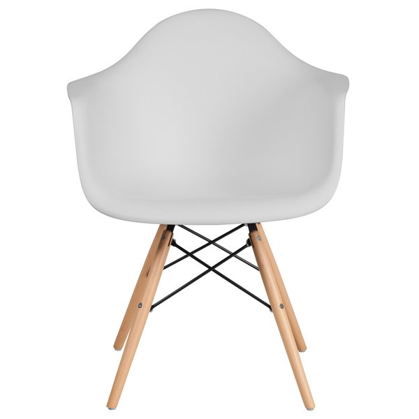 White Chair, 24.5 W 25