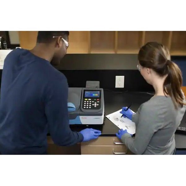 GENESYS 30 Visible Spectrophotometer wit