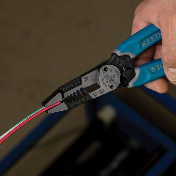 Klein-KurveÂ® Heavy-Duty Wire Stripper 8-20 AWG