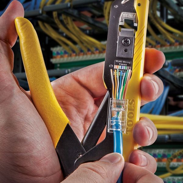 Data Cable Crimping Tool for Pass-Thruâ¢, Compact