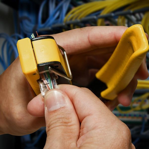 Data Cable Crimping Tool for Pass-Thruâ¢, Compact