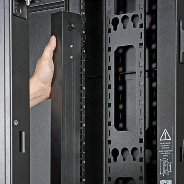 PDU, Switched, 1.9kW, 24 5-15/20R, 0U
