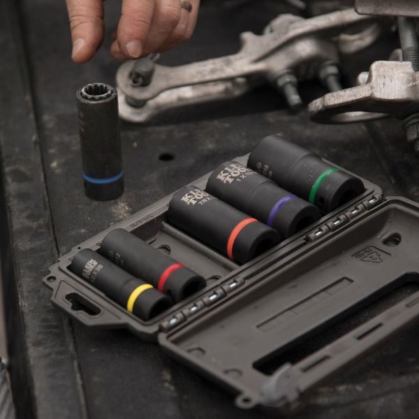 2-in-1 Impact Socket, 12-Point, 1-1/8 and 15/16-Inch