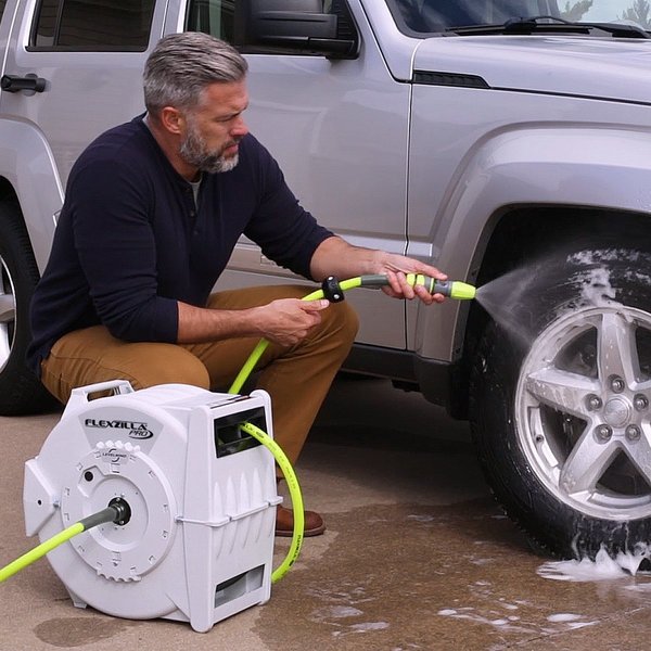 Retractable Water Hose Reel w Levelwind