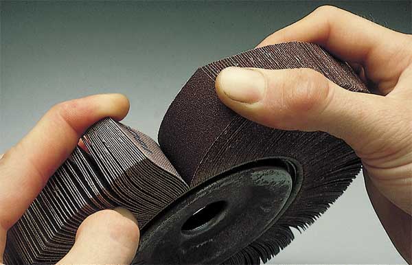 Flap Wheel, Non-Woven, AO, 3x1x1/4 Shnk, MED