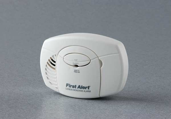 Carbon Monoxide Alarm, Electrochemical Sensor, 85 dB @ 10 ft Audible Alert, (2) AA Batteries