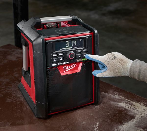 M18 Jobsite Radio/Charger