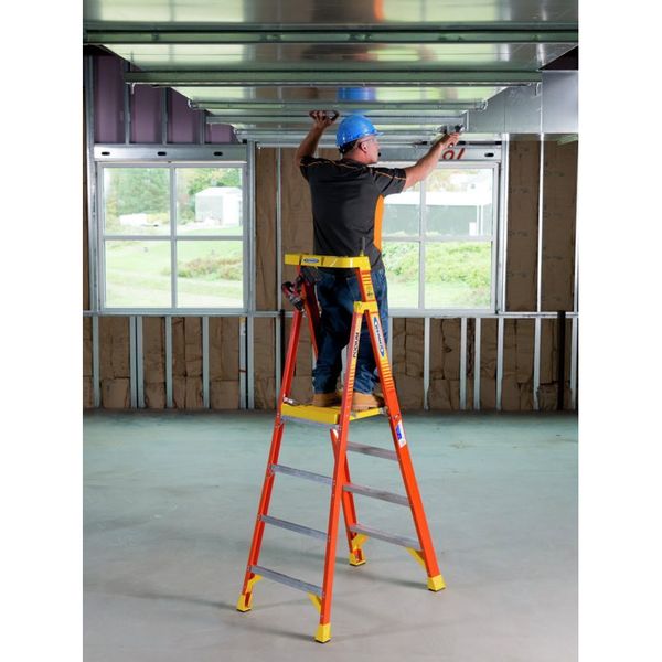 6 ft Fiberglass Podium Stepladder