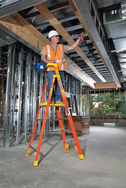 7 ft Fiberglass Podium Stepladder