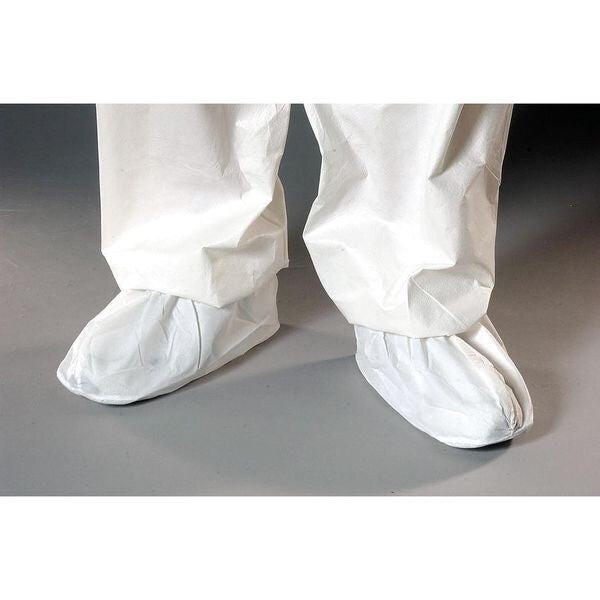 Critical CoverÂ® UltraGripâ¢ Shoe Covers, Anti-skid Sole, L, White, PK200