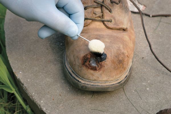 Brush-On Boot Guard, 4.5 oz.