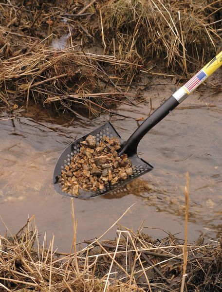 Mud/Sifting Round Point Shovel, 48 In.
