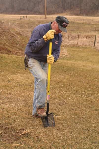 Mud/Sifting Round Point Shovel, 48 In.