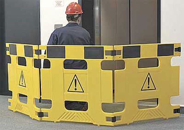 Barricade, 3 Panel, 108 In Length, Yellow