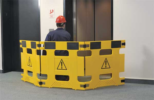 Barricade, 3 Panel, 108 In Length, Yellow