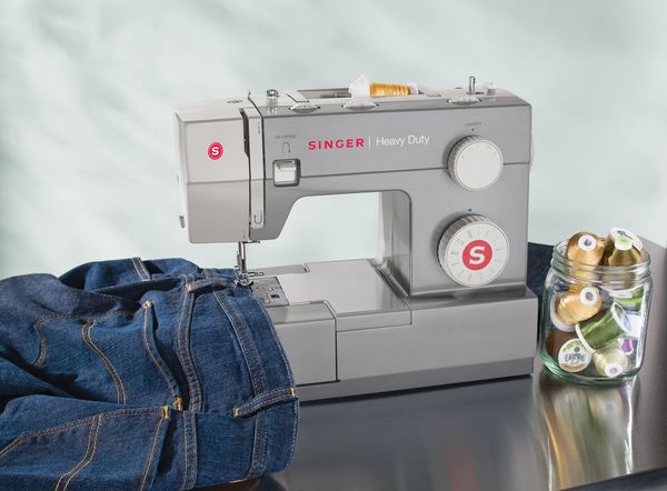 Sewing Machine, White, 11 Stitch Patterns