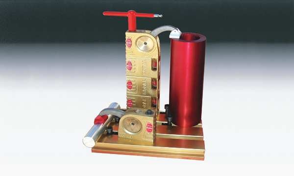 Standard-Duty Mono-Bloc Clamp with Arm.