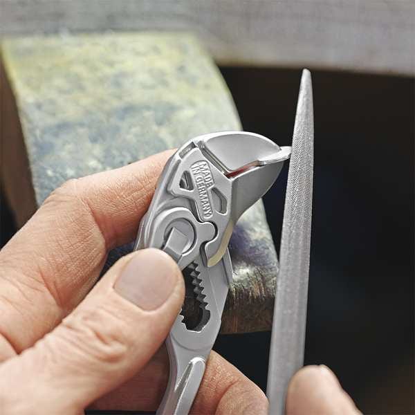 5 in V-Jaw Plier Wrench Smooth, Plastic Grip