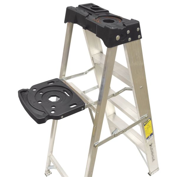 8 ft Aluminum Stepladder