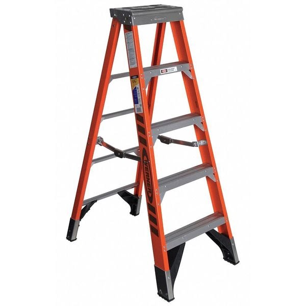 5 ft Fiberglass Stepladder