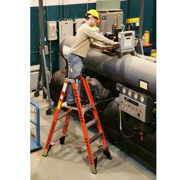 8 ft Fiberglass Platform Stepladder