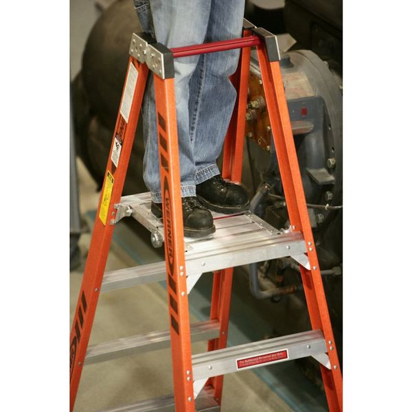 8 ft Fiberglass Platform Stepladder