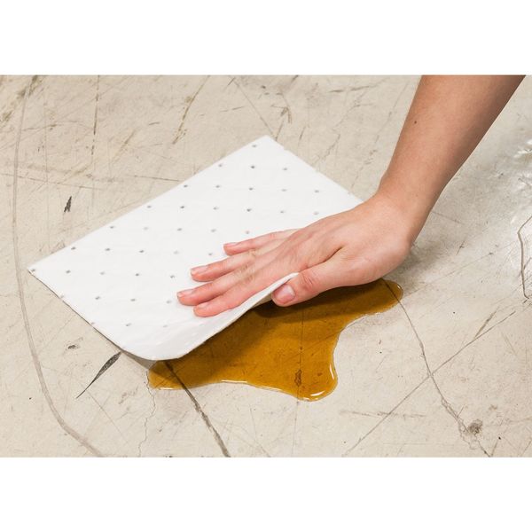 Sorbents, 11.1 gal. Oil Absorbed, White, Polypropylene, 200 PK
