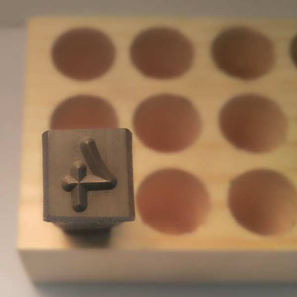 Hand Stamp Number 4, 5/16in, Reversed
