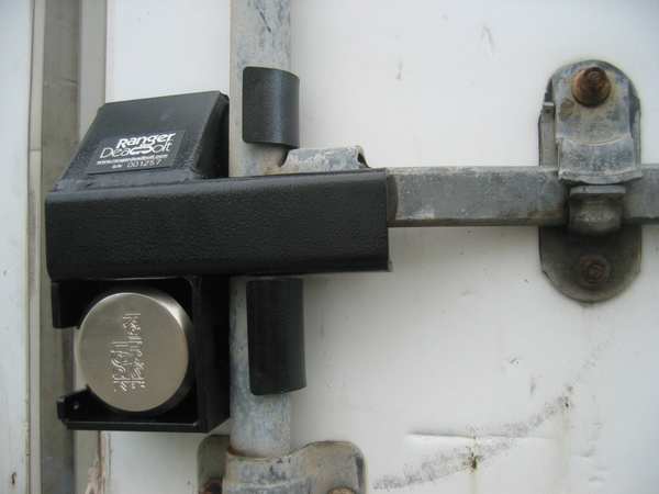 Padlock Guard, Hardened Steel, Blk, 9