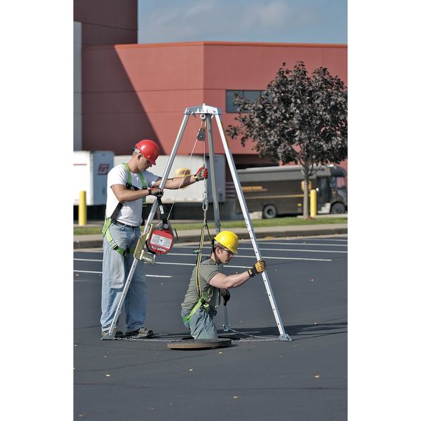 Tripod, 108