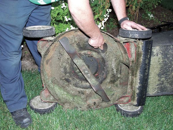 Mower deck scraper, 8