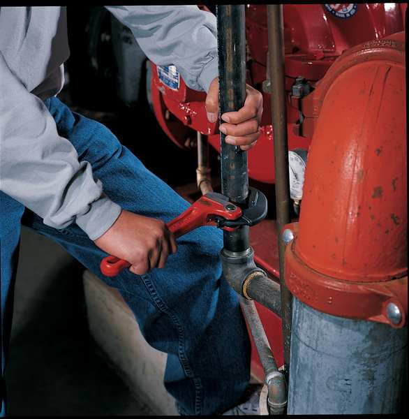 14 in L 2 in Cap. Cast Iron Rapid Pipe Wrench