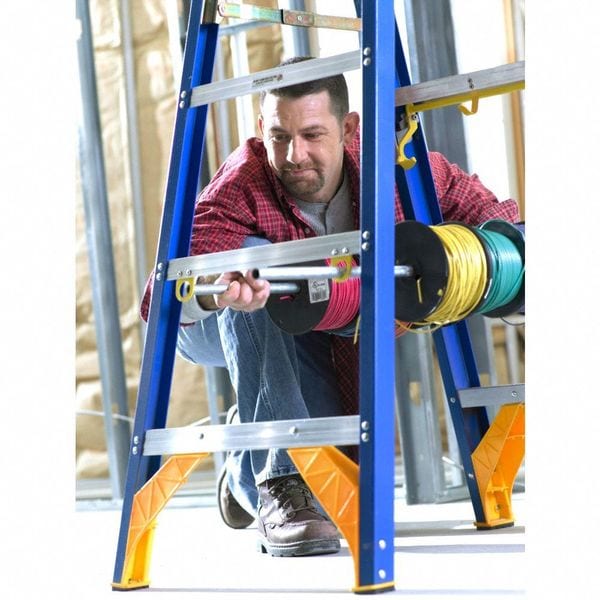 6 ft Fiberglass Stepladder
