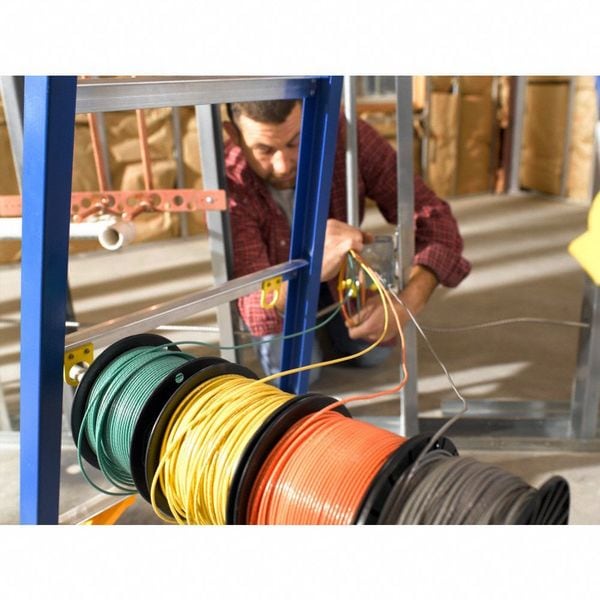 6 ft Fiberglass Stepladder